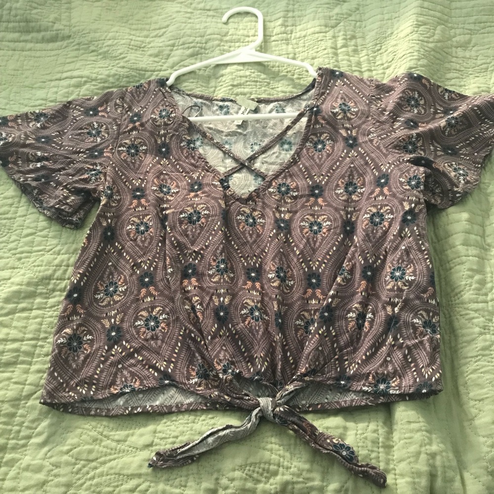 Patterned crop T-shirt